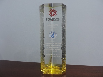 Được Fanshawe College, Canada công nhận và trao tặng Cúp Vàng vào năm 2019