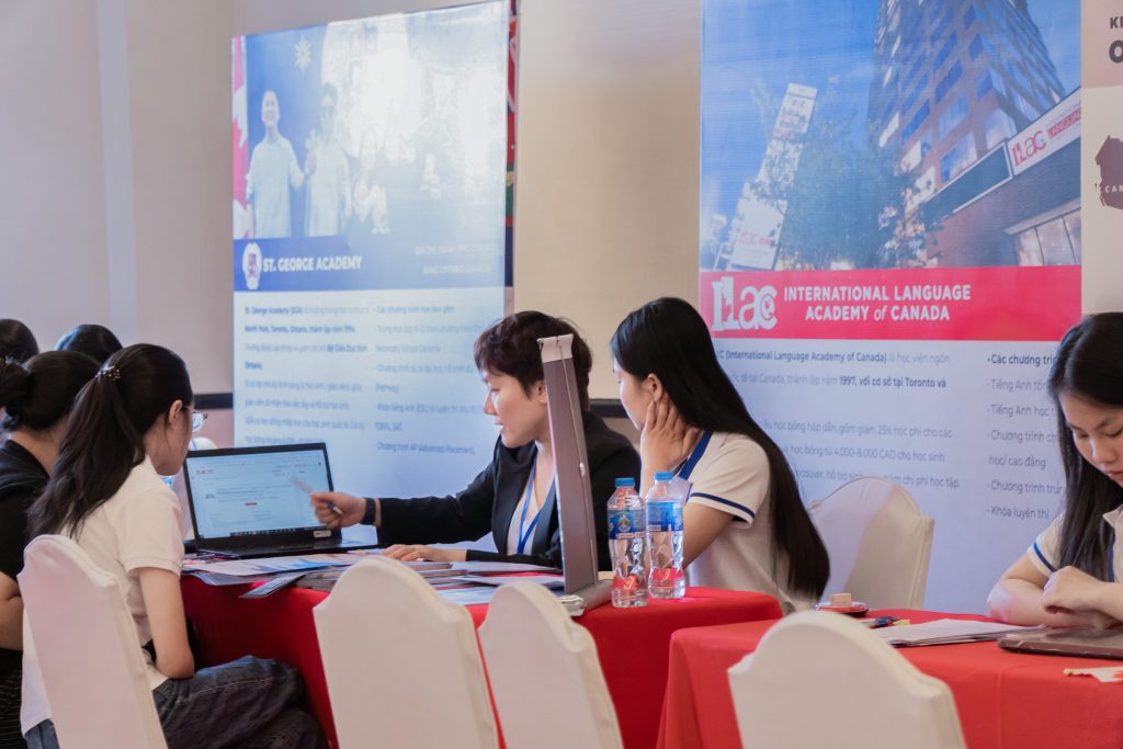 trien-lam-du-hoc-quoc-te-2025-du-hoc-dai-duong