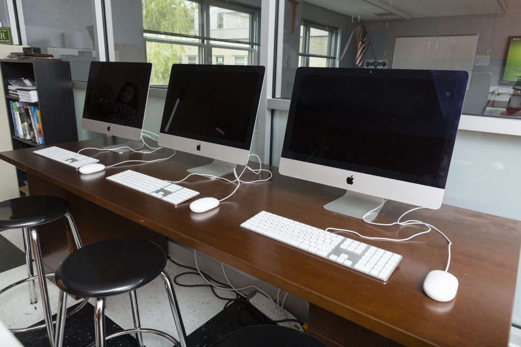 hinh-anh-hoc-tap-tai-truong-trung-hoc-My-SAHS-duhocdaiduong